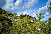 Creta - Il monastero Moni Gonia all'inizio della penisola Rodopos nella provincia della Canea.